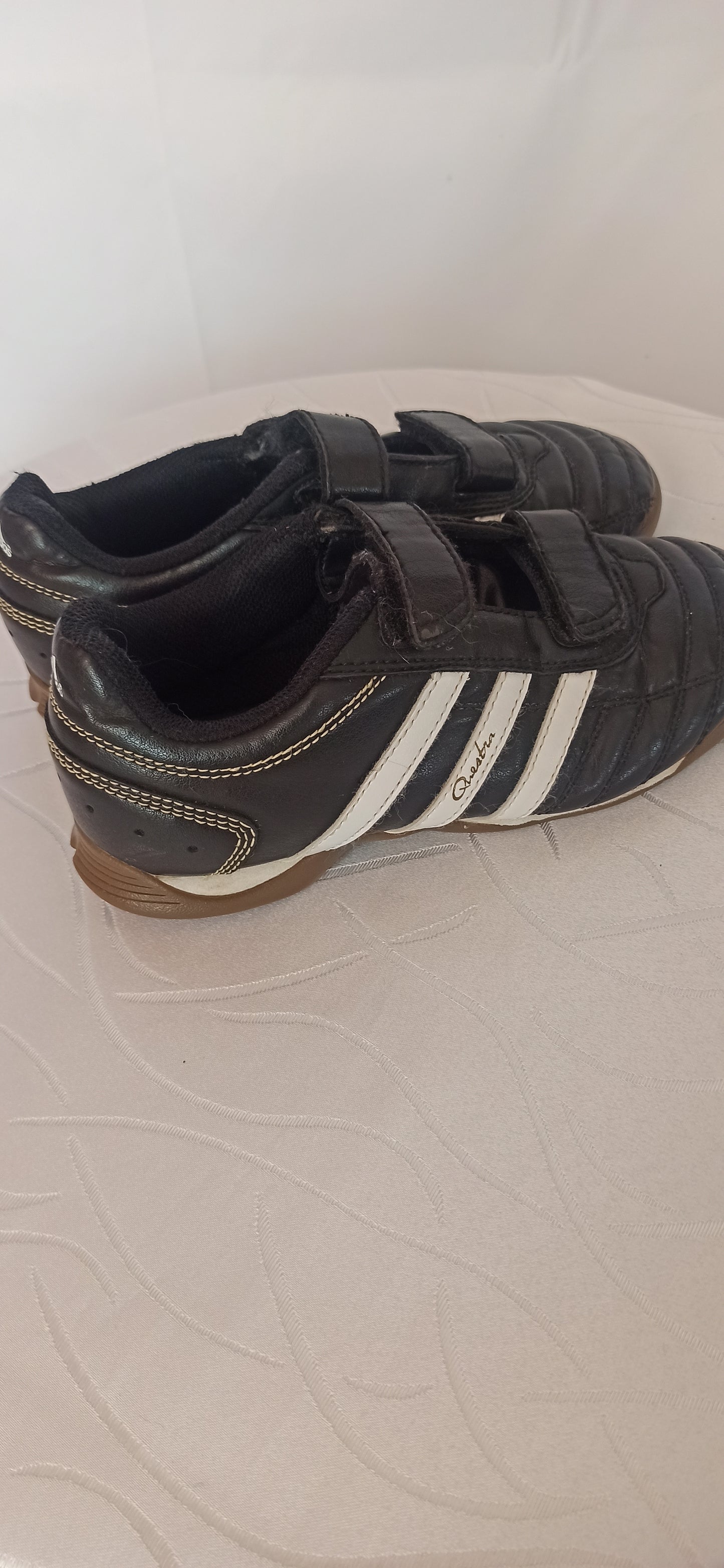 Sportschuhe von Adidas Gr. 33